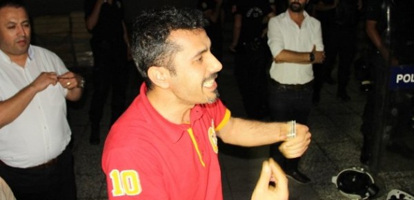 baransunun_adliye_girisinde_gerginlik