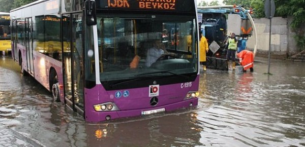 istanbulda_saganak_yagis