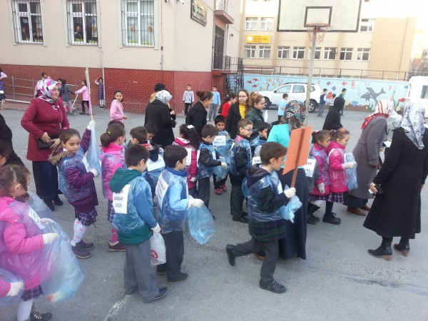 esenler-ayvalidere-ilkogretim-cevre-temizligi-6