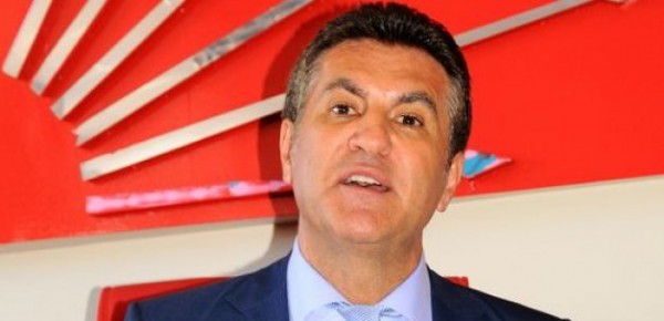 sarigulun_chp_den_ayriliyor